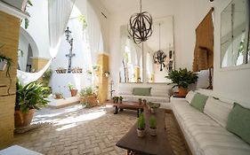 La Casa 1832 Boutique